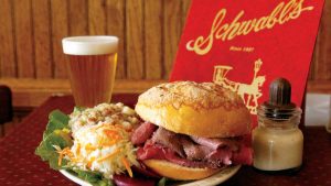 Món ăn tiêu biểu tại nhà hàng Buffalo NY - một trong những nhà hàng nổi tiếng phía bờ Mỹ thác Niagara