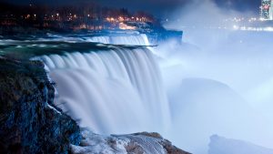 Thác Niagara vào mùa đông lại mang nét đẹp riêng biệt và cuốn hút đến khó tả